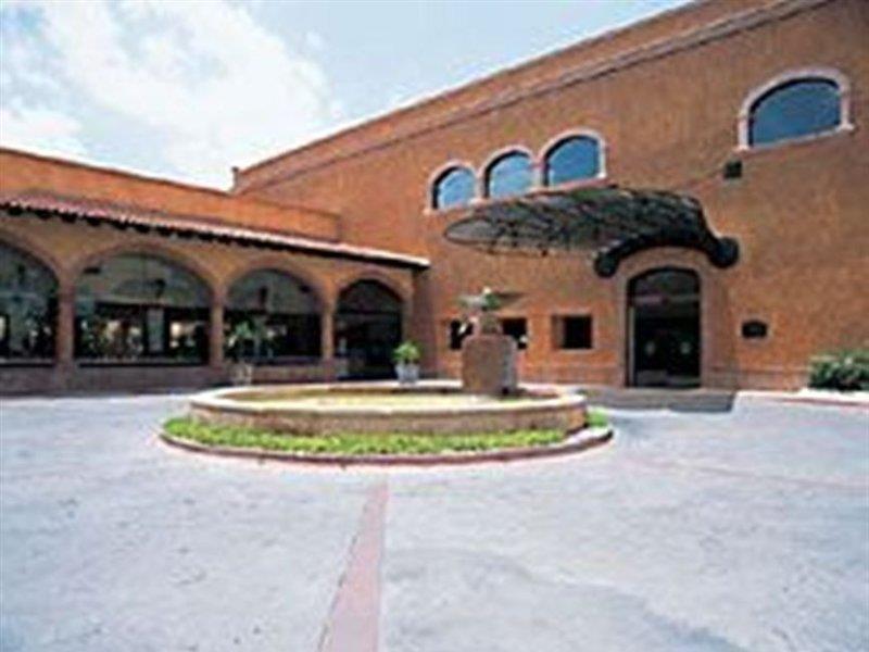 Fiesta Inn Queretaro Exterior photo